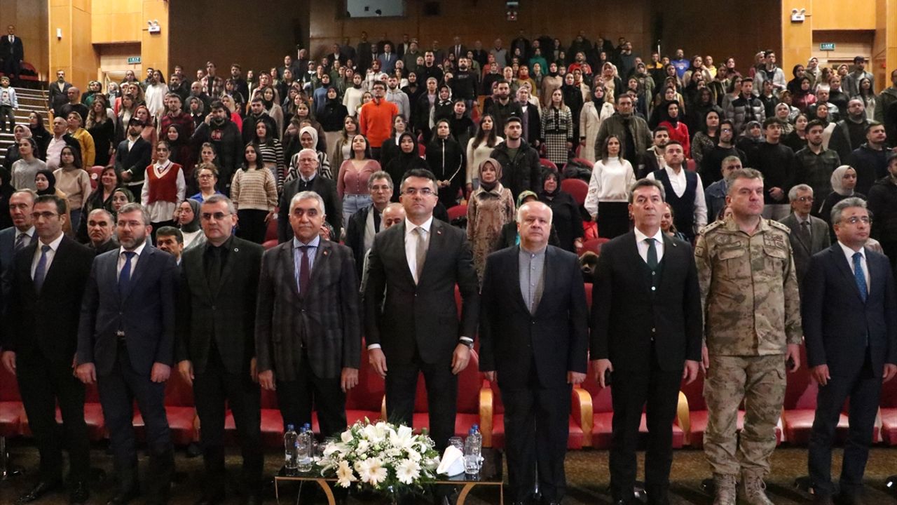 AĞRI - Doğu Anadolu'da 24 Kasım Öğretmenler Günü kutlandı