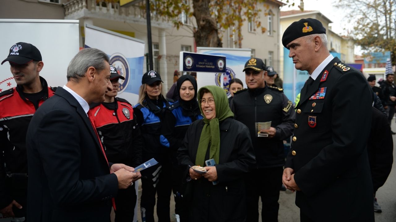 Sinop Valiliğinden "Şiddetin karşısında, kadınların yanındayız" etkinliği