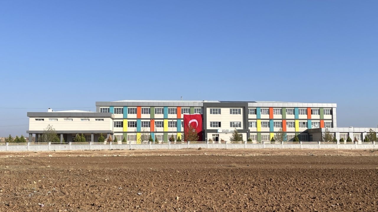 YPG/PKK'nın terör saldırısında şehit olan öğretmenin ismi görev yaptığı okula verilecek