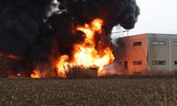 DENİZLİ - (DRON) Kimya fabrikasında çıkan yangına müdahale ediliyor