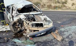 Gaziantep'te kamyona çarpan otomobildeki 1 kişi öldü, 2 kişi yaralandı